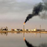 Приходите на Иран от износ на петрол са преполовени