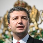 Стойнев допуска само нулево поскъпване на тока