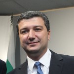 Смяна на върха в НЕК повдигна въпрос за заплати